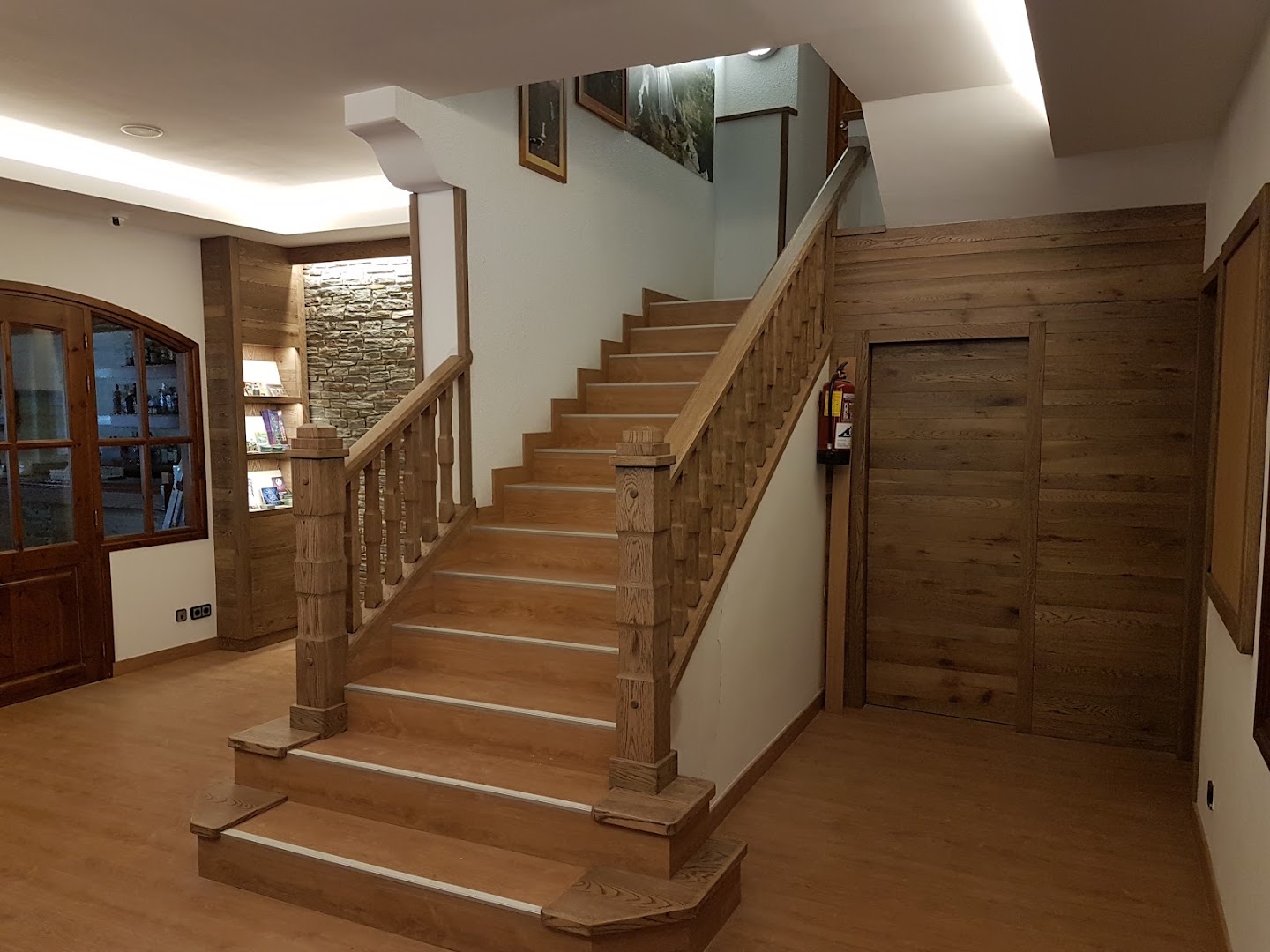 Fusteria i Ebenisteria R Castell — Fotos 6